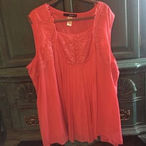 Women’s Plus Size Sleeveless Blouse